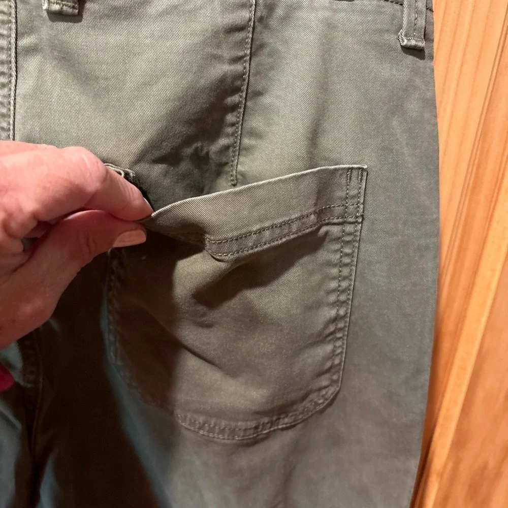 Banana Republic Authentic Chino women’s size 4